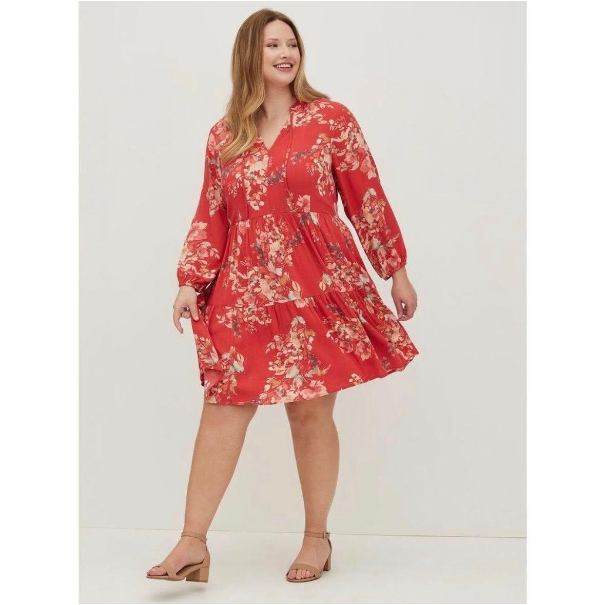 Torrid Sz 2 Red Floral Voluminous Crinkle Dress. Romantic Vacation Party Sexy